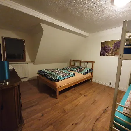 Monteur In 2 Dachgeschoss Apartmán